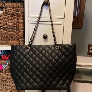 Black quilted shoulder bag